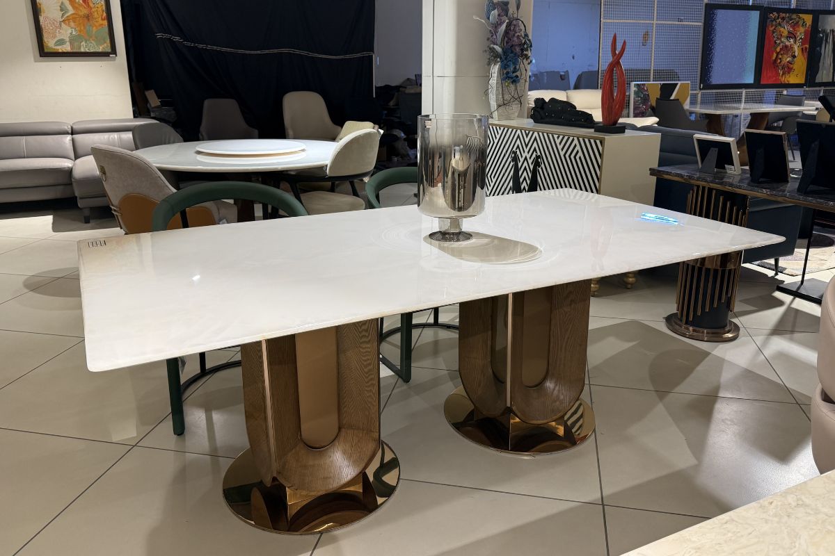 KR10 Dining Table with 2330-201 Base